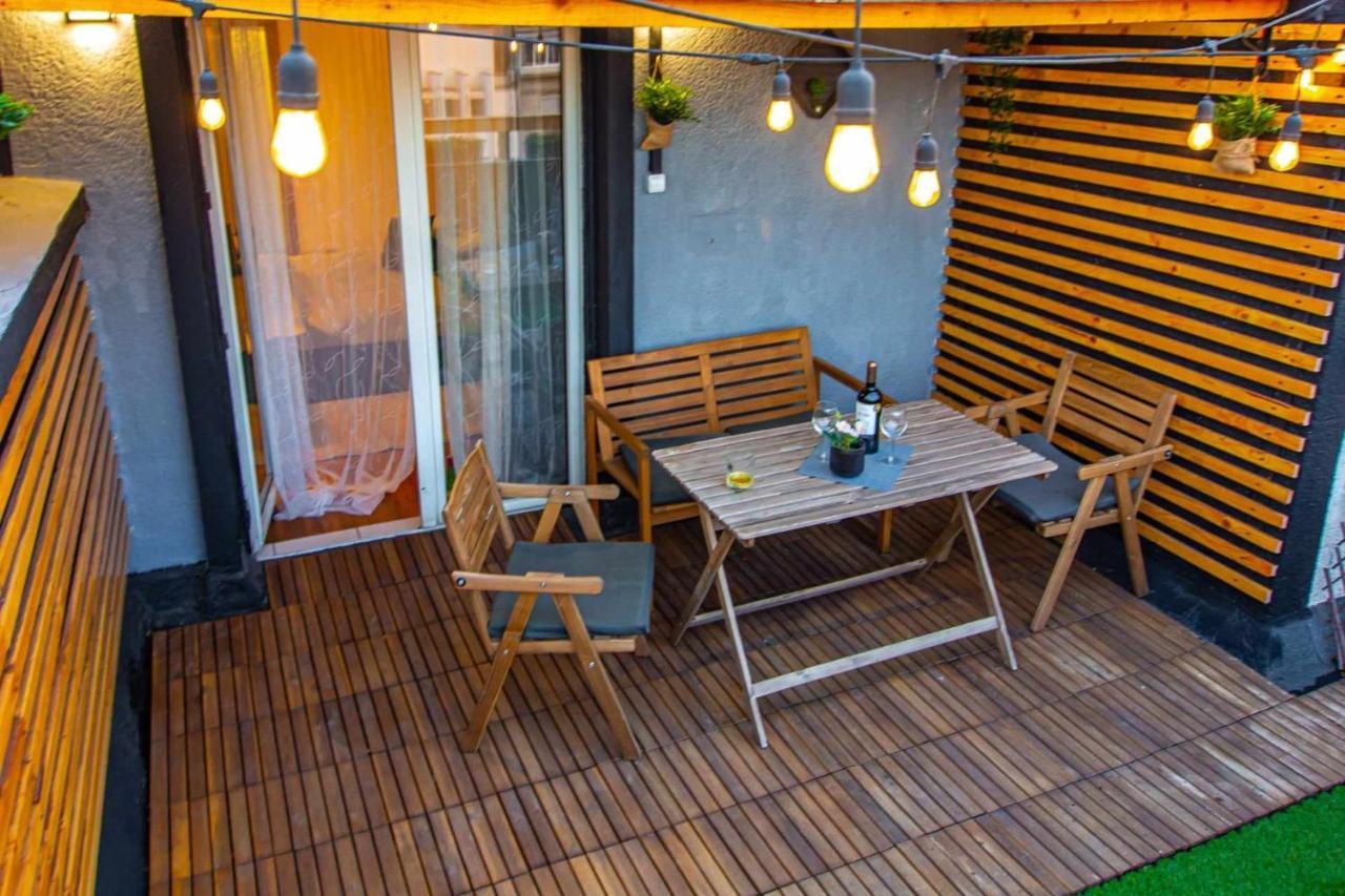 Apartment With Panoramic Terrace In City Center Bukurešť Exteriér fotografie